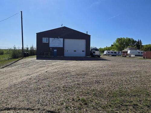 4915 57 Av, Viking, AB 