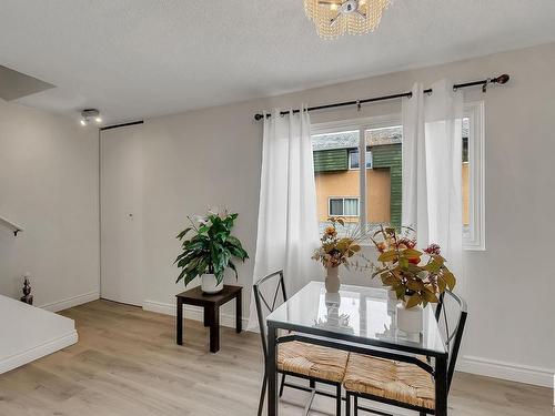 904 Abbottsfield Road, Edmonton, AB - Indoor Photo Showing Dining Room