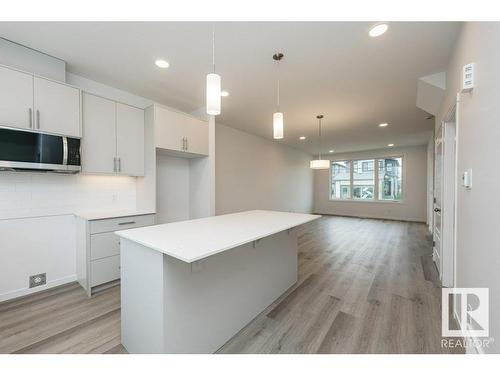 2433 Trumpeter Way, Edmonton, AB - Indoor Photo Showing Kitchen