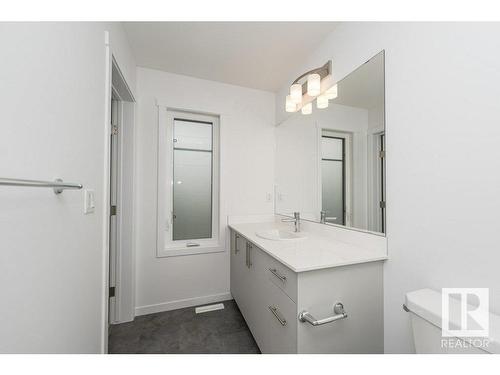 2433 Trumpeter Way, Edmonton, AB - Indoor Photo Showing Bathroom