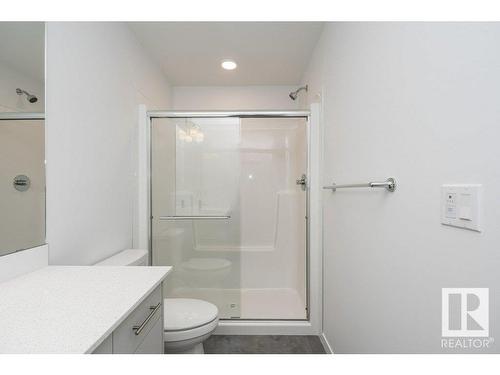 2433 Trumpeter Way, Edmonton, AB - Indoor Photo Showing Bathroom