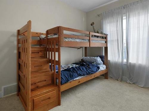 1540 151 Avenue, Edmonton, AB - Indoor Photo Showing Bedroom