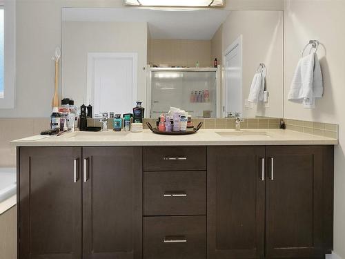 1540 151 Avenue, Edmonton, AB - Indoor Photo Showing Bathroom