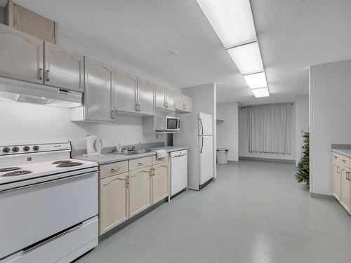 403 9760 176 Street, Edmonton, AB - Indoor Photo Showing Kitchen