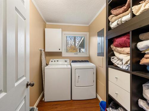 48030B Rge Road 85, Rural Brazeau County, AB - Indoor Photo Showing Laundry Room