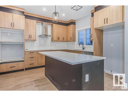 28 Resplendent Way, St. Albert, AB - Indoor Photo Showing Kitchen