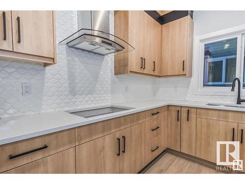 28 Resplendent Way, St. Albert, AB - Indoor Photo Showing Kitchen