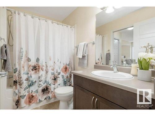 1566 34A Avenue, Edmonton, AB - Indoor Photo Showing Bathroom