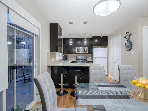 28 9515 160 Avenue, Edmonton, AB - Indoor Photo Showing Kitchen