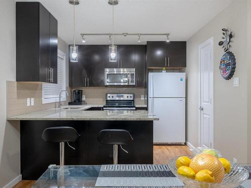 28 9515 160 Avenue, Edmonton, AB - Indoor Photo Showing Kitchen With Upgraded Kitchen