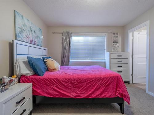 28 9515 160 Avenue, Edmonton, AB - Indoor Photo Showing Bedroom