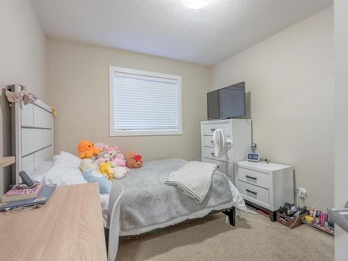 28 9515 160 Avenue, Edmonton, AB - Indoor Photo Showing Bedroom