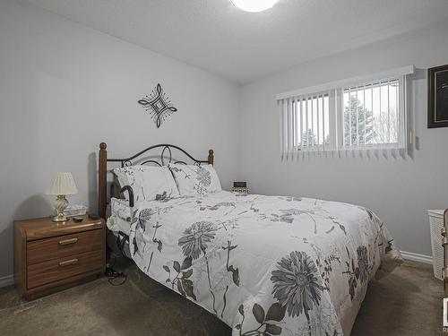 4 Linthorpe Rd, Spruce Grove, AB 