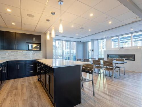 2501 10238 103 Street, Edmonton, AB - Indoor Photo Showing Kitchen With Upgraded Kitchen