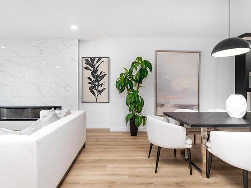 6923 Johnnie Caine Way, Edmonton, AB - Indoor Photo Showing Dining Room