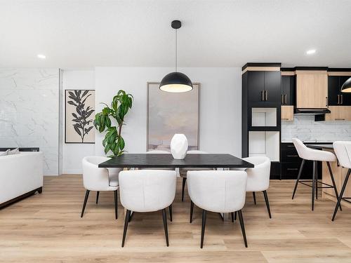 6923 Johnnie Caine Way, Edmonton, AB - Indoor Photo Showing Dining Room