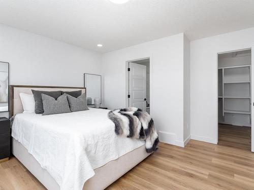 6923 Johnnie Caine Way, Edmonton, AB - Indoor Photo Showing Bedroom