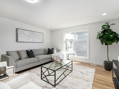 6923 Johnnie Caine Way, Edmonton, AB - Indoor Photo Showing Living Room