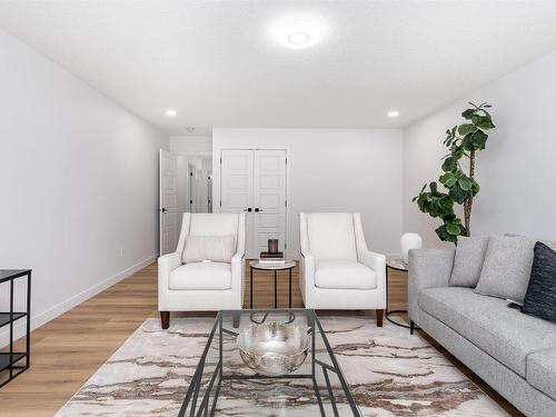 6923 Johnnie Caine Way, Edmonton, AB - Indoor Photo Showing Living Room