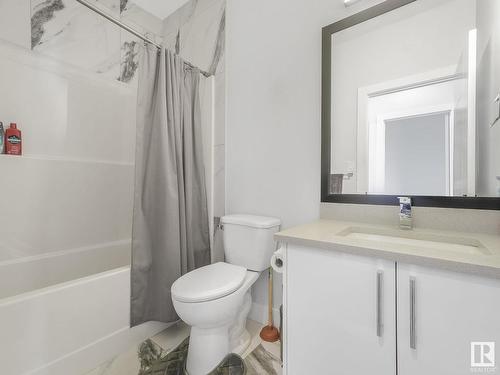 6056 179 Avenue, Edmonton, AB - Indoor Photo Showing Bathroom