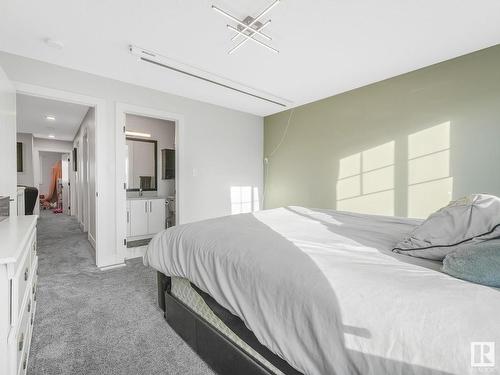 6056 179 Avenue, Edmonton, AB - Indoor Photo Showing Bedroom