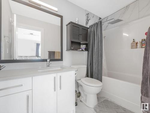 6056 179 Avenue, Edmonton, AB - Indoor Photo Showing Bathroom