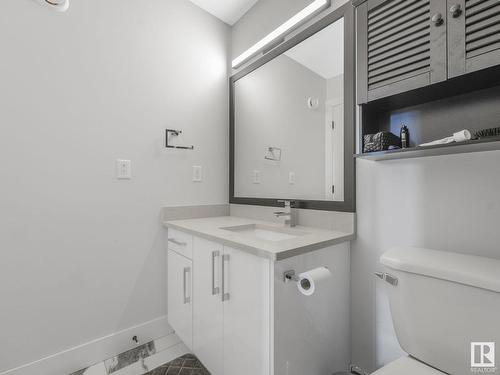 6056 179 Avenue, Edmonton, AB - Indoor Photo Showing Bathroom