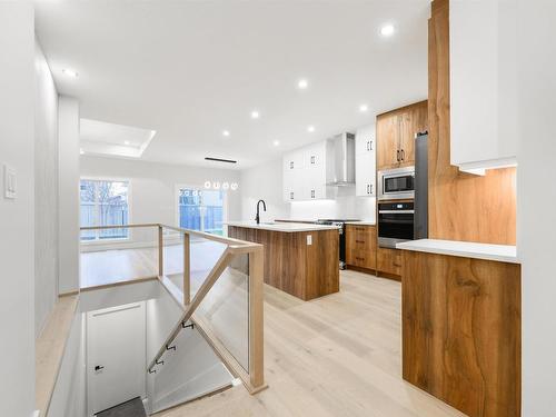 5 Darby Crescent, Spruce Grove, AB - Indoor Photo Showing Kitchen