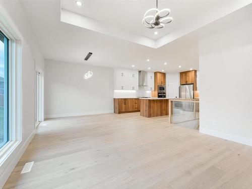 5 Darby Crescent, Spruce Grove, AB - Indoor Photo Showing Kitchen