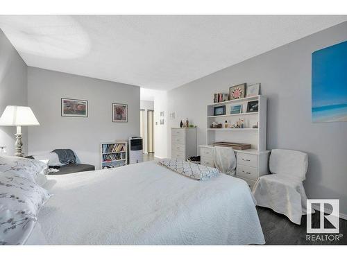 201 5125 Riverbend Road, Edmonton, AB - Indoor Photo Showing Bedroom