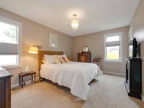 10636 29 Avenue, Edmonton, AB - Indoor Photo Showing Bedroom