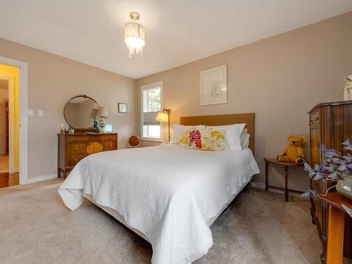 10636 29 Avenue, Edmonton, AB - Indoor Photo Showing Bedroom