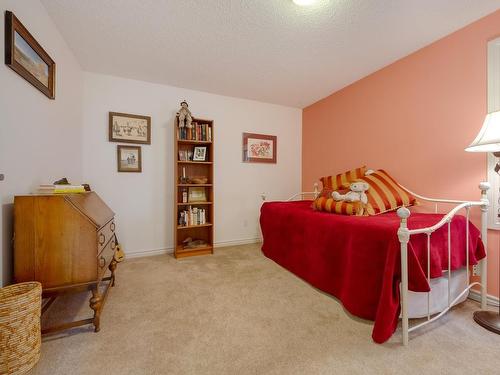 10636 29 Avenue, Edmonton, AB - Indoor Photo Showing Bedroom