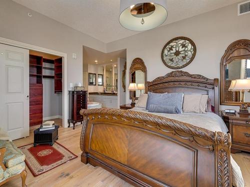 2004 9020 Jasper Avenue, Edmonton, AB - Indoor Photo Showing Bedroom