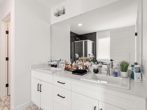 4108 Hawthorn Court, Edmonton, AB - Indoor Photo Showing Bathroom