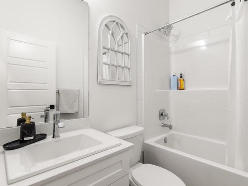 4108 Hawthorn Court, Edmonton, AB - Indoor Photo Showing Bathroom