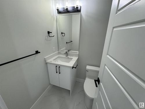 17039 45 Street, Edmonton, AB - Indoor Photo Showing Bathroom