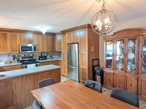 6002 50 Street, Vegreville, AB - Indoor Photo Showing Kitchen