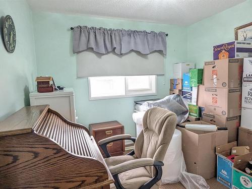 6002 50 Street, Vegreville, AB - Indoor Photo Showing Bedroom