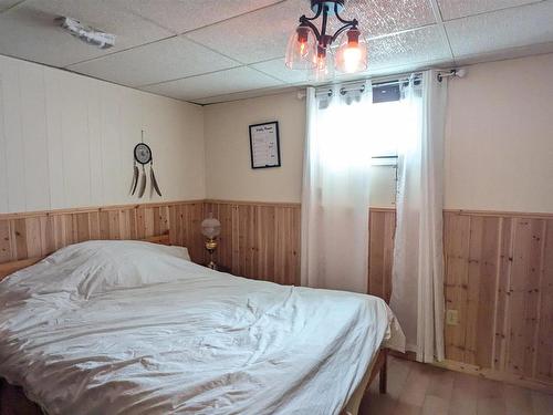 6002 50 Street, Vegreville, AB - Indoor Photo Showing Bedroom