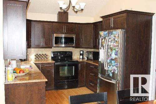 425 Buchanan Road, Edmonton, AB - Indoor Photo Showing Kitchen