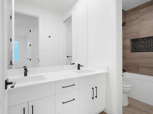 4687 Chegwin Wynd, Edmonton, AB - Indoor Photo Showing Bathroom