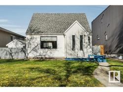 8734 77 AV NW  Edmonton, AB T6C 0L7