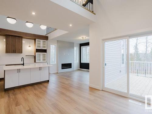 672 Astoria Way, Devon, AB - Indoor Photo Showing Kitchen