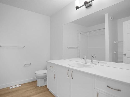 2026 13A Avenue, Edmonton, AB - Indoor Photo Showing Bathroom