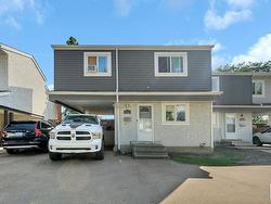 5526 19A AVE NW  Edmonton, AB T6L 2C1