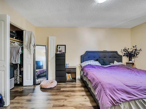 5526 19A Ave, Edmonton, AB - Indoor Photo Showing Bedroom