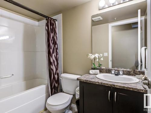 220 42 Summerwood Boulevard, Sherwood Park, AB - Indoor Photo Showing Bathroom