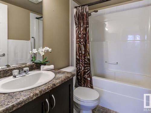 220 42 Summerwood Boulevard, Sherwood Park, AB - Indoor Photo Showing Bathroom