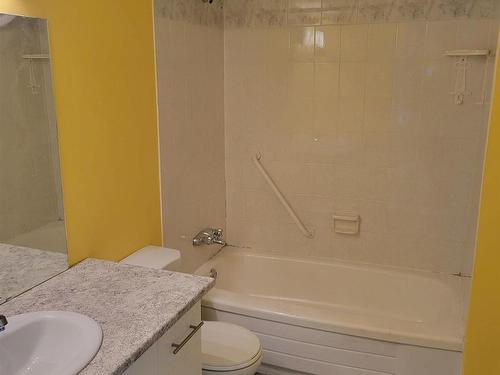 603 9028 Jasper Avenue, Edmonton, AB - Indoor Photo Showing Bathroom